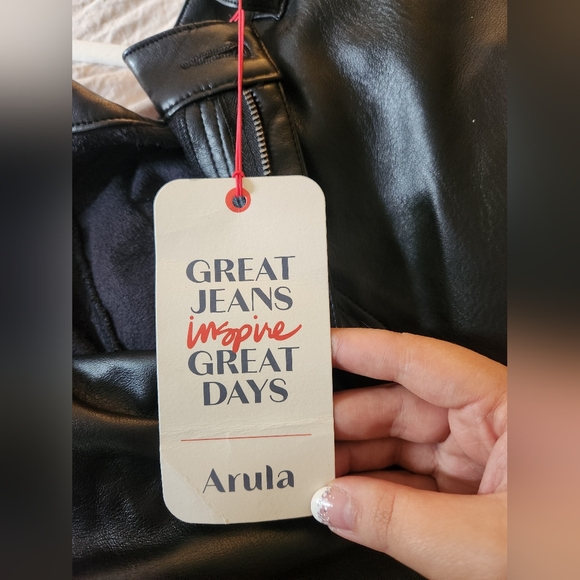 👻5/$25 ARULA Black Faux Leather Pants - Picture 2 of 7